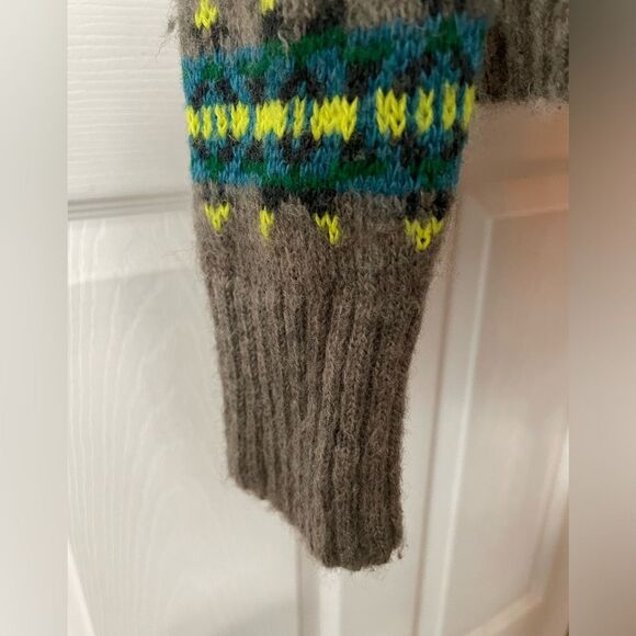 American Eagle Outfitters Gray Neon Wool  Sweater Women’s Size Small Super Soft! - Picture 3 of 6